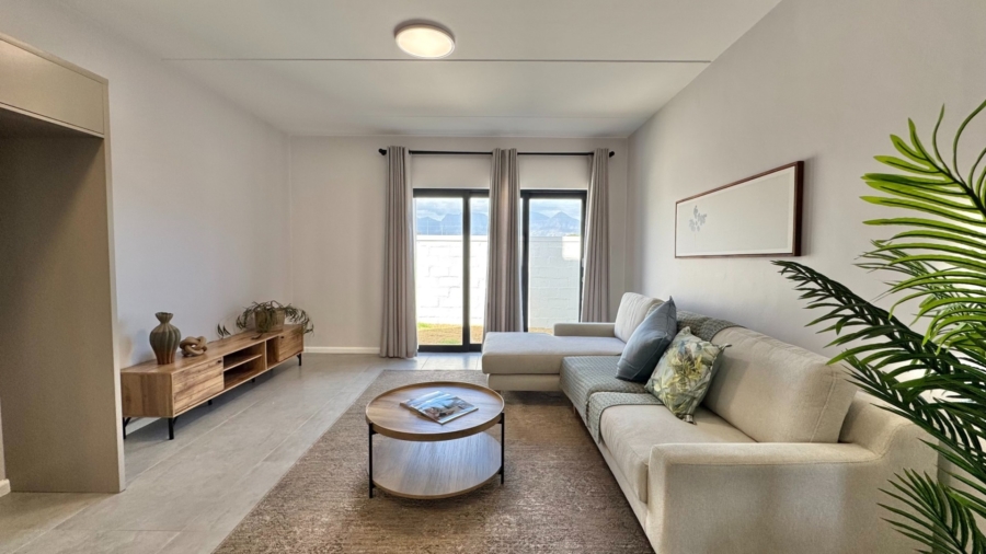 2 Bedroom Property for Sale in Whispering Pines Western Cape